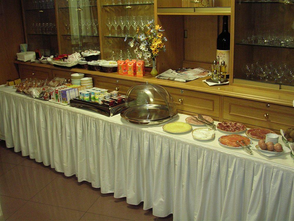 Hotel Princess Оуренсе Екстериор снимка